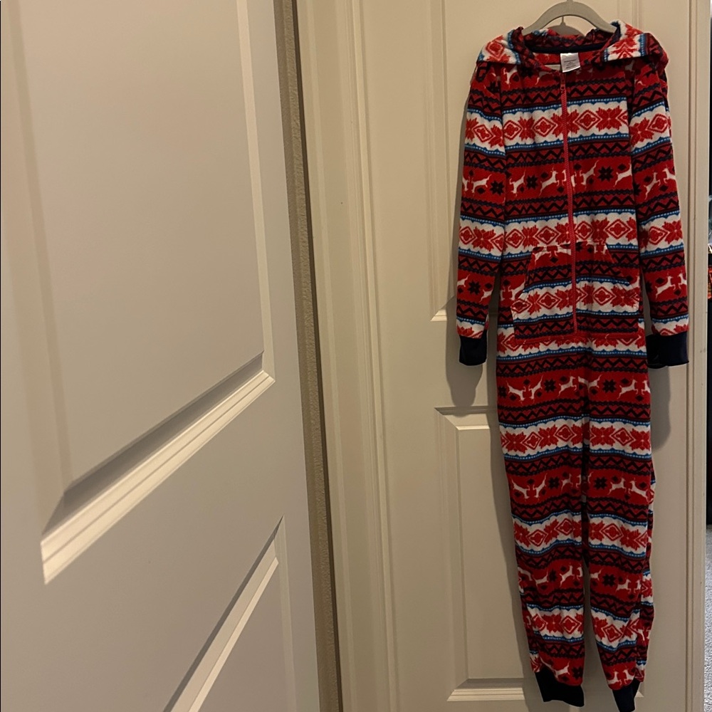 Nordstrom Red and Blue Patterned Kids Pajama Set